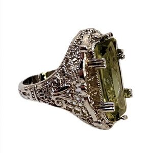 .925 Sterling Silver Vintage Victorian Peridot Statement Ring l Size 8